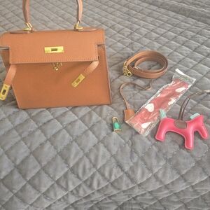 Chic Tan Leather Satchel